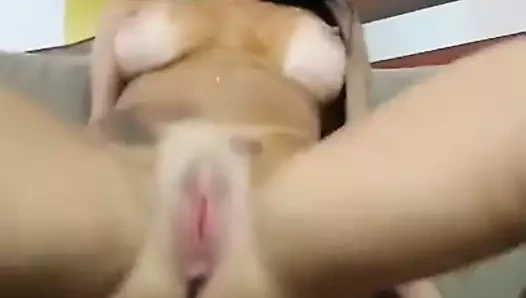 Dövmeli esmer kız arkadaşı bf'nin kamerasında dalga geçiyor