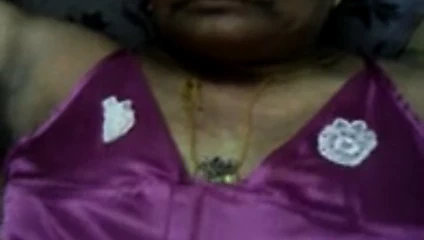 Saten maami hizmetçi göğüsleri