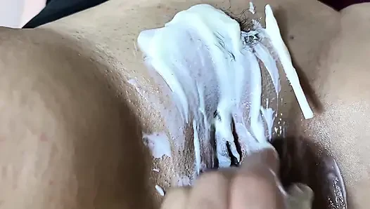 Ateşli arap seksi, güzel bir kadını götten sikiyor