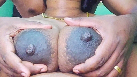 Eğitim öğretmenim beni odamda sert sikiyor