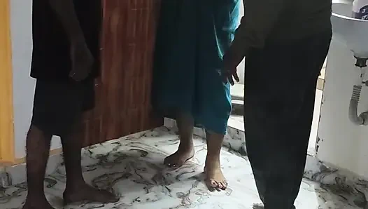 İki theives yalnız kadınlarla sikişiyor