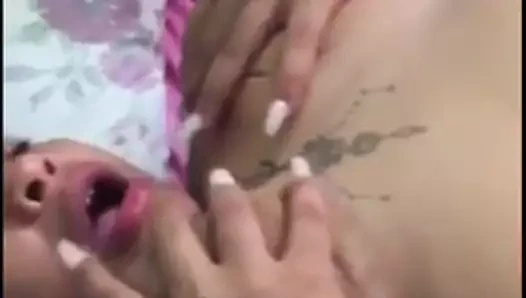 Dominikli lezbiyen oral seks