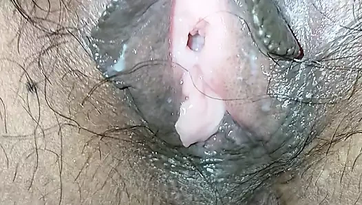 Üvey anne kocası evde yokken eğleniyor