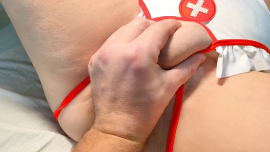 Şişman tıraşlı amcığını sıkıyorum