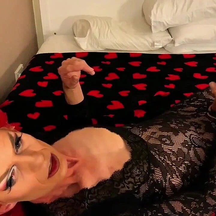 Vücut çoraplı artı boşalma