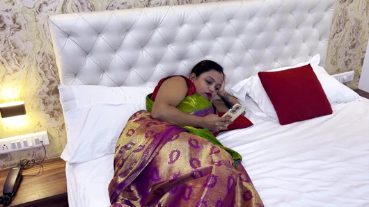 Yenge üvey erkek kardeşine seks öğretiyor