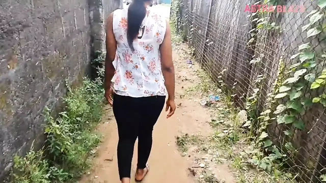 Bayan f kedi becerdin sonra iyi bir yürüyüş etrafında