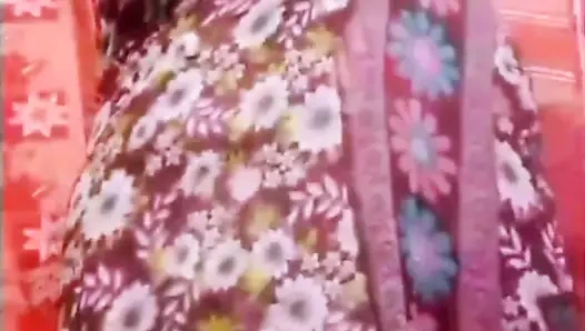 Hintli Hintli tamil evli kadın renu çıplak canlı görüşme şeker üvey baba göğüsleri amcık parmakla tokatlıyor göt sikiş ateşli ses!