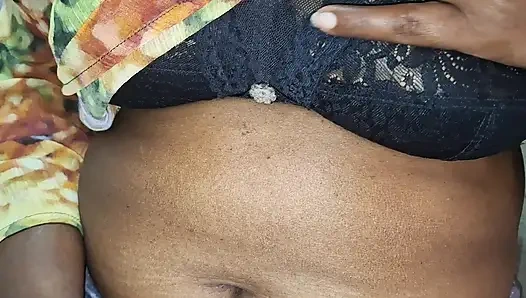 Ateşli üvey anne utangaç Camara'nın önünde onu seviyor musun