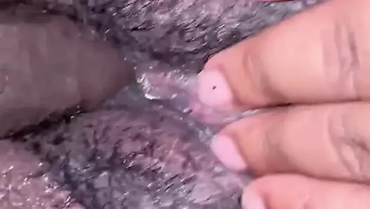 Ben ve o şişman götlü amcığın içine kayıyorum