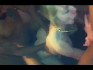 Beyaz sürtük iki bbcs tarafından sert kullanır