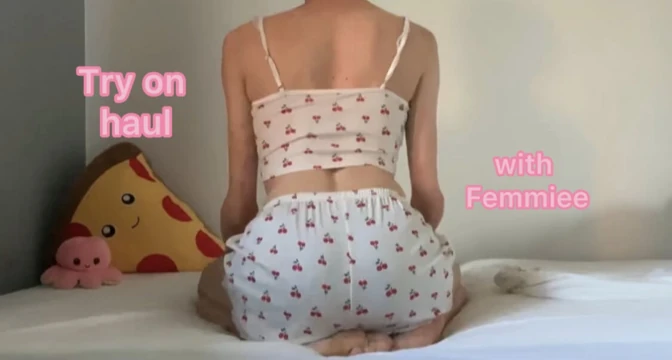 Femboy sürtük yeni seksi şeyler deniyor