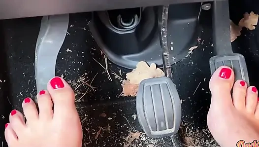 Yalınayak ve külotsuz sürüş