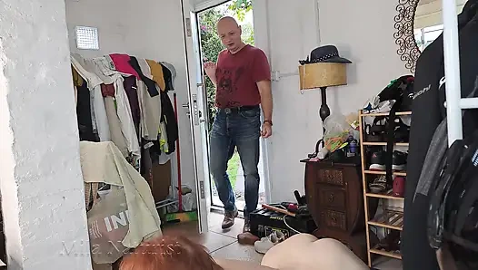 işten eve erken geldi. Çıplak yakalandım.