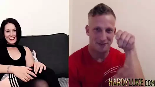 İngiliz milf çift web kamerası kedi oyun ve mastürbasyon kapalı