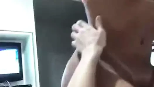 Büyük götlü tgirl biniyor