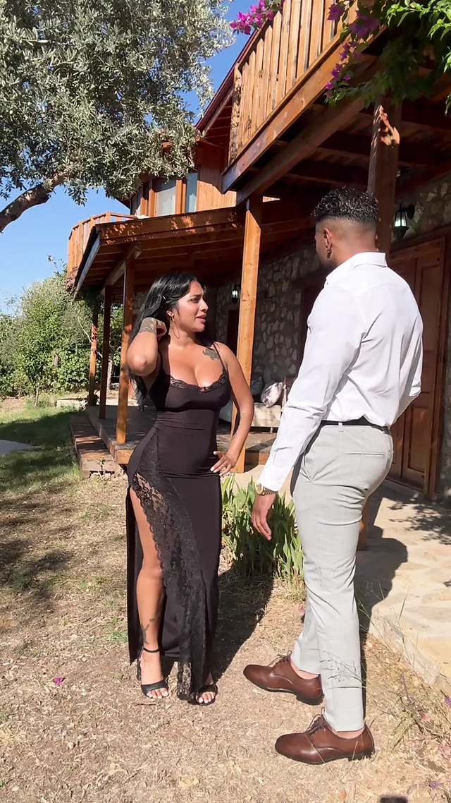 Göğüslü Hi̇sti̇lderi̇ Yasmina Khan İçi̇n Büyük Peni̇s