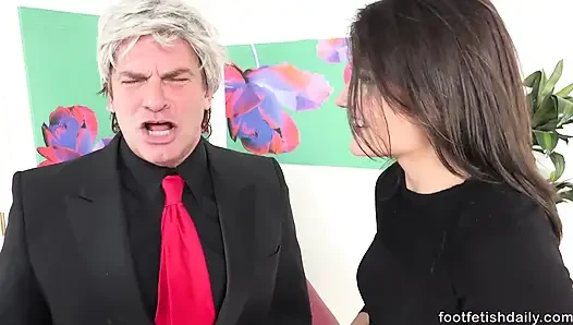 Adria Rae sert ayak fetişi