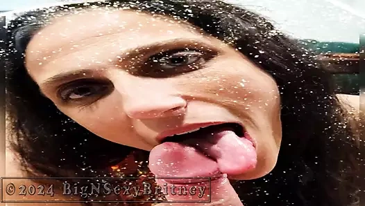 Büyük ve seksi Britney - boşalma ve yüze boşalma slayt gösterisi - oral seks