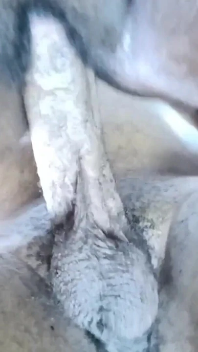 Bakış açısı büyük zenci yarağı azgın kremsi zenci orta yaşlı seksi kadını sikiyor | Klip 1