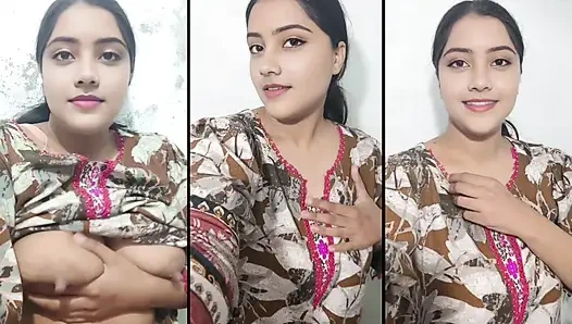 Hintli bakire kız üvey erkek kardeşi için parmaklıyor veya görüntülü görüşme yapıyor