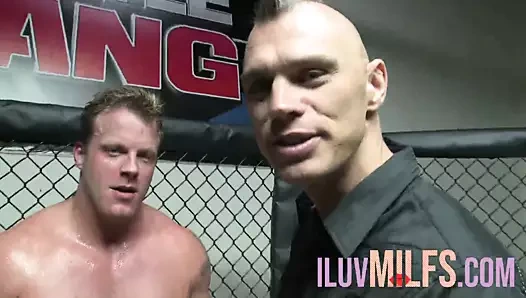 Tombul büyük memeli siyah bebek güzel amında sikiliyor