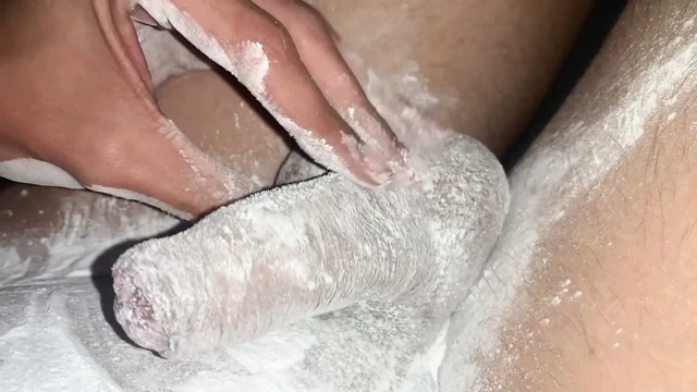 Bebek Pudrasıyla Kaplı Yarak
