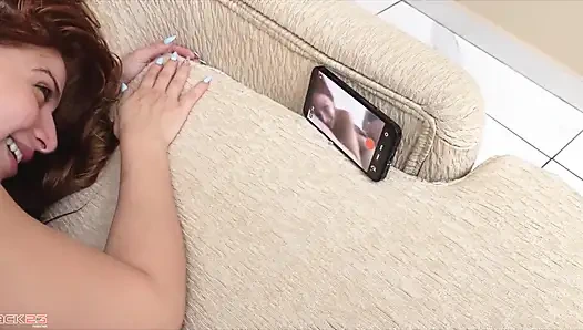 Sadakatsiz evli kadın kocasını en iyi arkadaşıyla aldatıyor