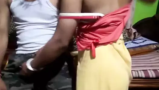 Bhabhi ke muh par kapda dalakar kari chudai