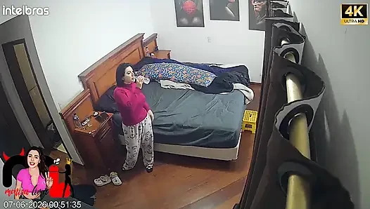 Ifood Teslimatçısı Popomu Boşaltı, Cuckold Ise Her Şeyi Temizledi!