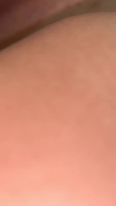 Волнующий момент из "Вкусного лесбийского тройничка с грудастой мачехой и двумя падчерицами с большой задницей - REAL HOMEMADE"