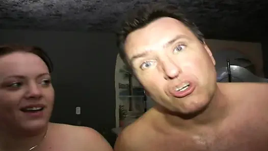 Tombul Alman fahişe eş değiştirme partisinde sikiliyor