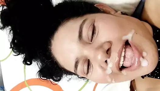 Evli kadın gırtlağına kadar alıyor itaatkar latin