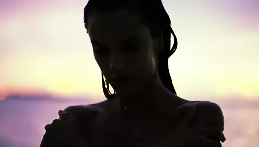 Alessandra ambrosio - gün batımı ışığı