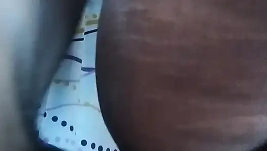 Kız arkadaşımın amcığı sıkılaştı ve çok fazla meyve suyu bıraktı, ben de mutlu bir şekilde yaladım.