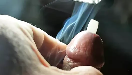 Piccolopeni'me sigarayla işkence et