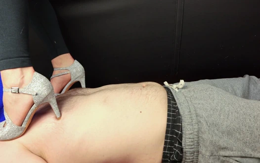 Yüksek topuklu meme ucu çiğneme ve işkence, kadın egemenliği jozi eziyor