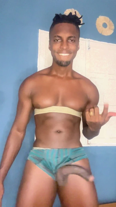 Sevimli esmer adamın götü ve sevimli yarak