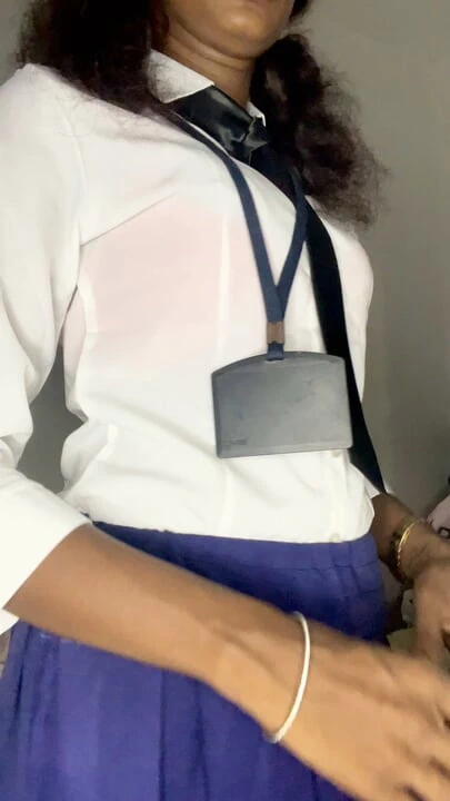 Hintli desi üniversiteli bakire kız arkadaş oyo'da ilk kez sikişiyor