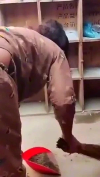 Эмоциональный момент из "Вирусного секс-видео пакистанской жены"