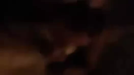 iki siyah boğa için bir beyaz MİLF