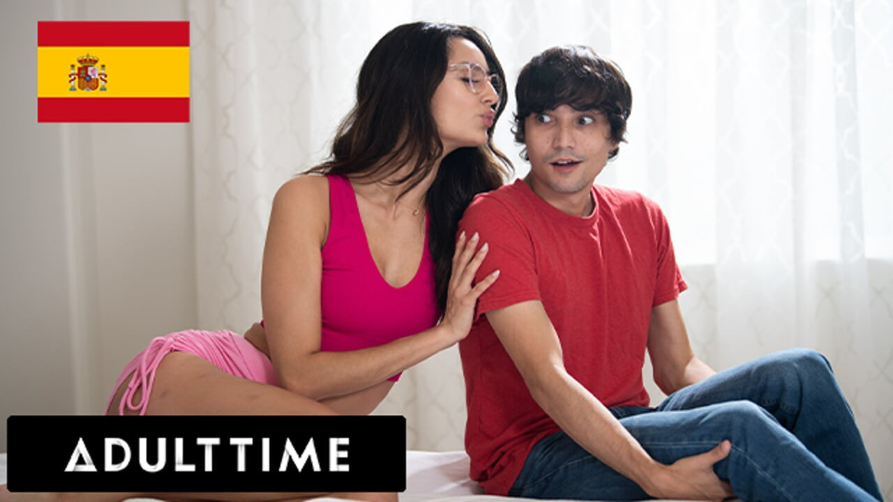 ADULT TIME - Eliza Ibarra yanlış gözlük takıyor ve erkek arkadaşı yerine üvey erkek kardeşini sikiyor! İSPANYOLCA ALTYAZı