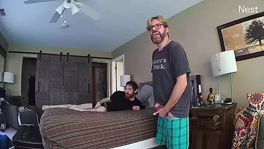 Sabah ilk iş babanın büyük sikini emmek.