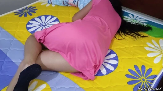 Evlat edindiğim masum kızım evde yaşamaya geliyor ve onu seks kölem yapmayı planlıyorum