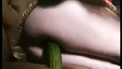 Salatalık kullanıyor ....................