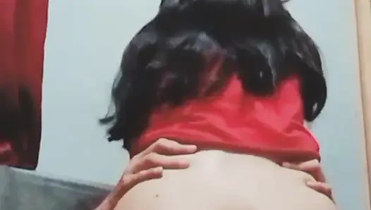 Erkek arkadaşım tıraşlı sakso çekme fikrine takıntılı ve ona aşık.