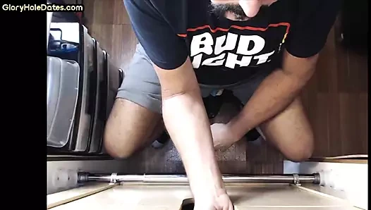 Ev yapımı videoda duvar deliği bakış açısı olgun eşcinsel yarak emiyor