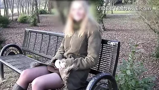 20 yaşında külot açık gösterir