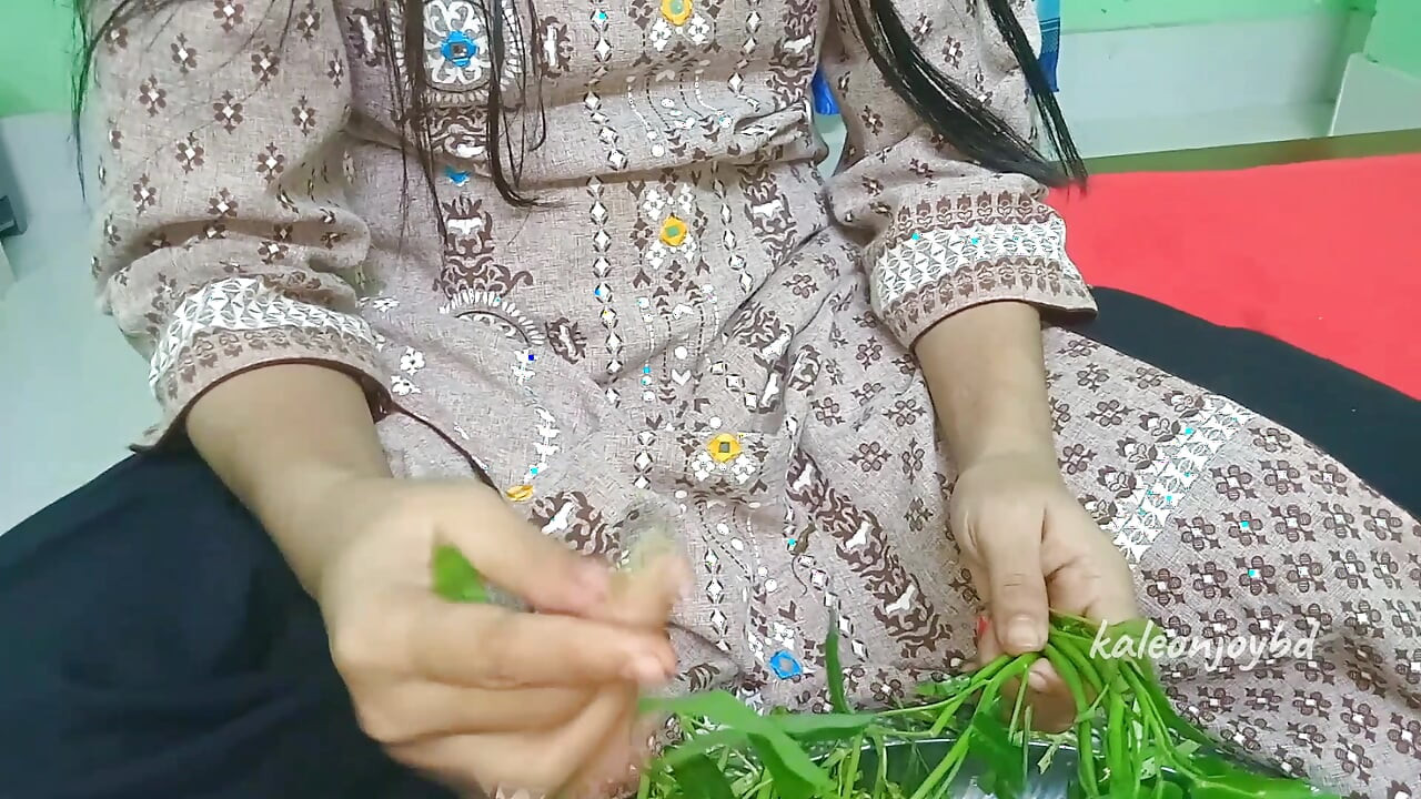 Güzel ve seksi 18 yaşındaki karımın götü