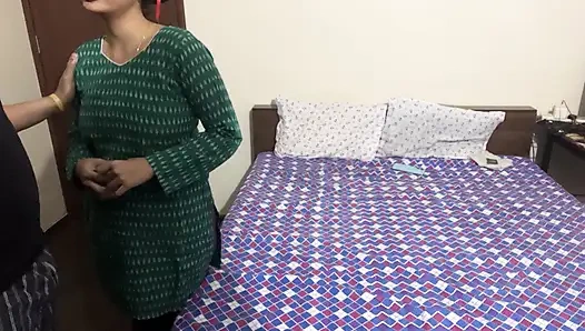 Jack komşusüne sert sikilmeyi öğretiyor ve gösteriyor